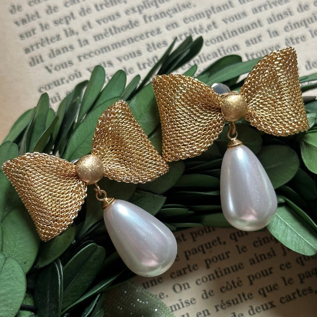 Pearl Bow Earring