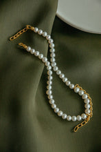 Load image into Gallery viewer, Pearl Necklace With Chain
