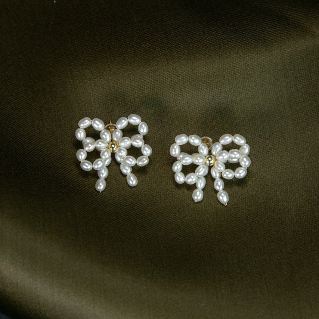 Pearl Bow Earring