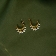 Load image into Gallery viewer, Pearl Beaded Hoop Earring
