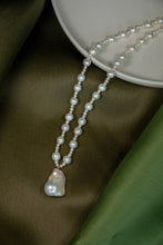 Load image into Gallery viewer, Baroque Pearl Pendent Necklace
