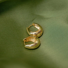 Load image into Gallery viewer, Gold Chic Chunky Earring
